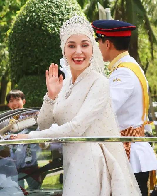 Instagram.com/support.anishaik